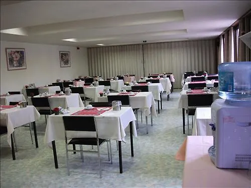 Hotel National אנטוורפן