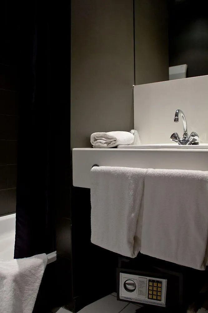 Hotel National Antwerp 3*,